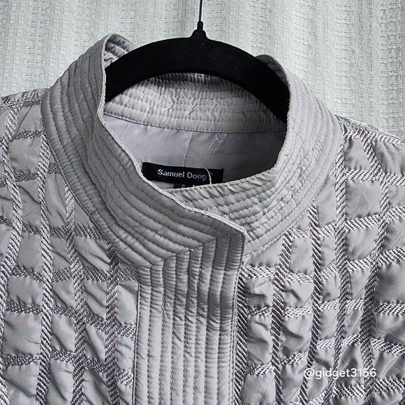 NWOT  DOVE GREY QUILTED BLAZER WITH SILVER THREADS - SIZE SMALL - Picture 4 of 10